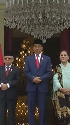 VIDEO: Jokowi & Iriana Terkesima Lihat Yel-Yel Sangar Perwira Remaja TNI-Polri