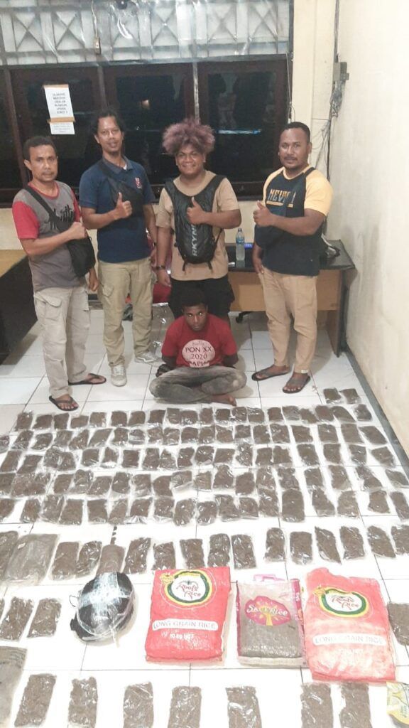 Bawa 9 Kg Ganja, WNA Papua Nugini Ditangkap Polisi Saat Makan di Warung