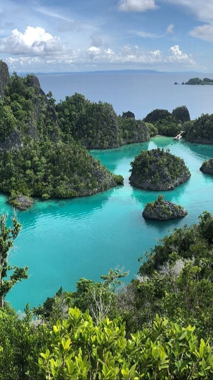 5 Wisata Papua Populer, Sajikan Alam Elok dan Memukau