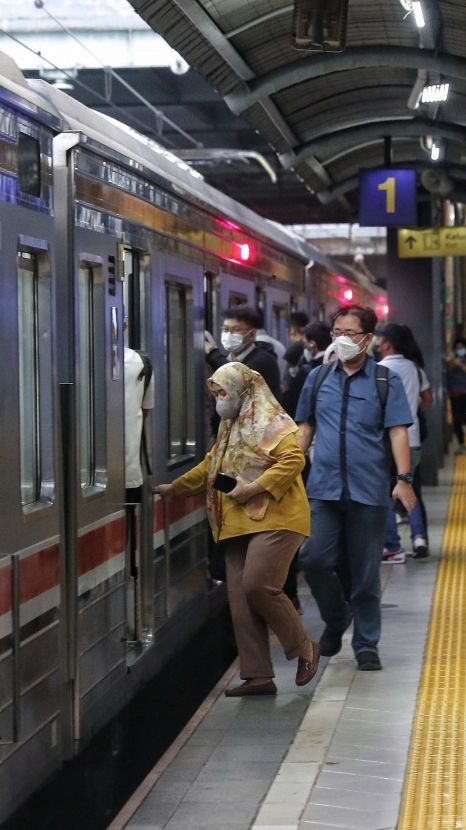 Kabar Gembira, JakCard Bank DKI Kini Bisa Digunakan Sebagai Tiket KRL