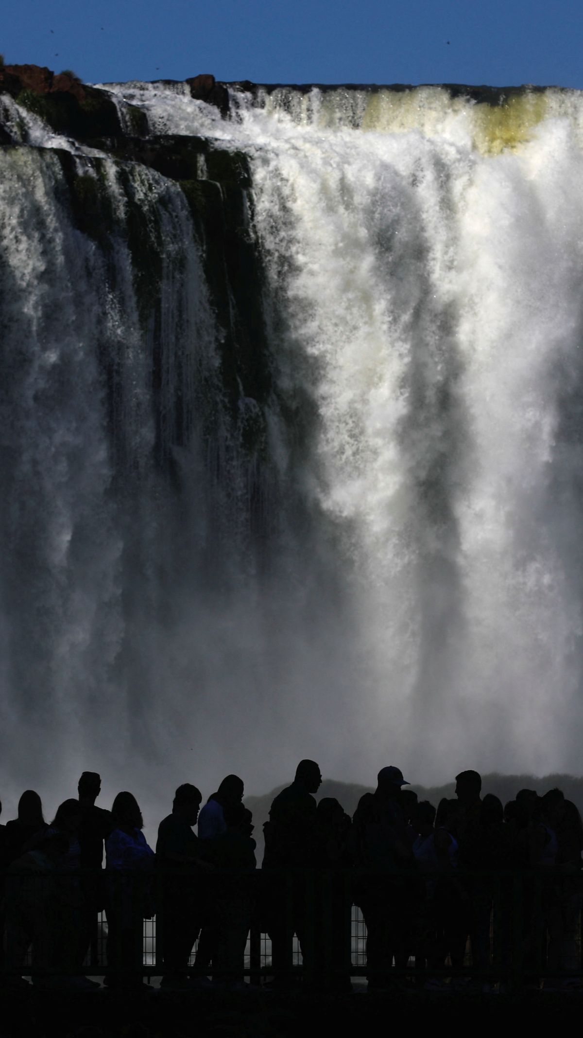 Keeksotisan Air Terjun Iguazu yang Menyita Pandangan Mata