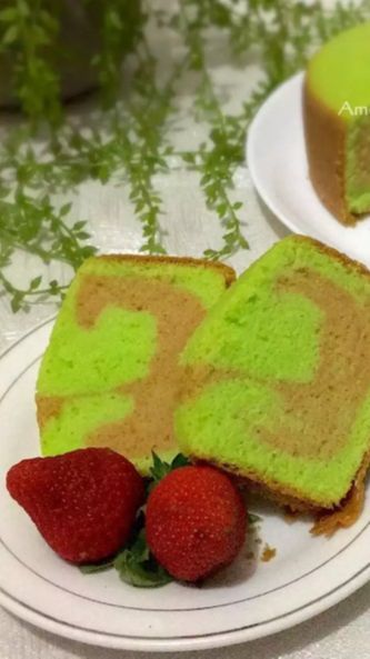 7 Resep Bolu Pandan Panggang dan Kukus, Empuk Lumer dalam Satu Gigitan