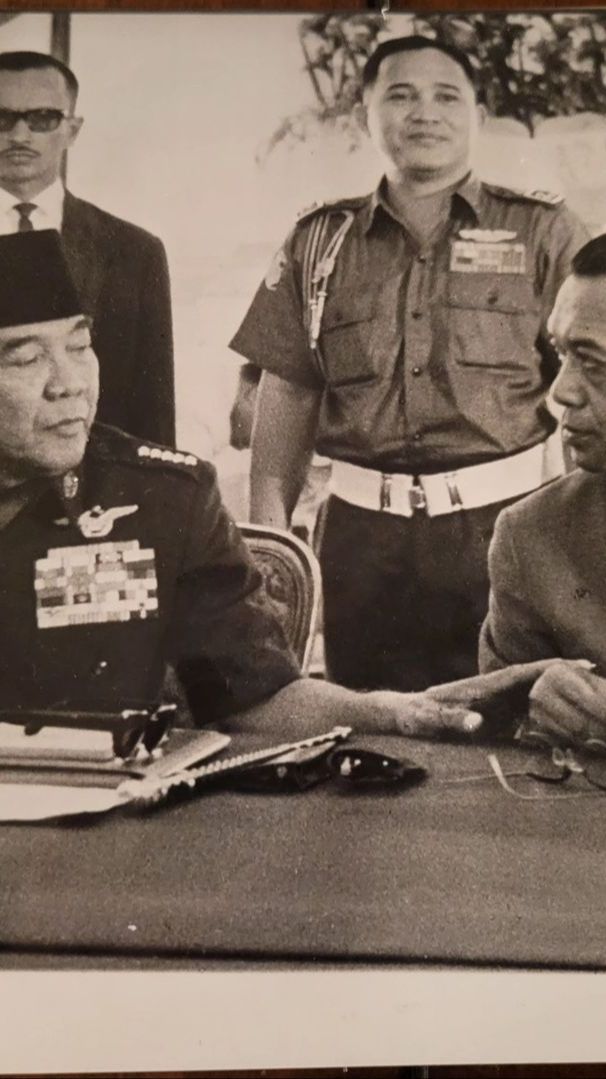 Potret Pertemuan Soekarno & Sultan Hamengkubuwono IX, Bahas Utang Negara yang Menumpuk