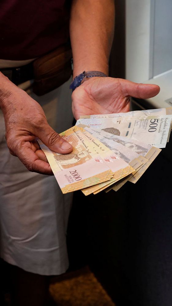 Venezuela Masih Dilanda Inflasi Tinggi, Tukar Uang USD100 Saja Sulit