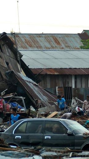 Bocah Ngaku Yatim Piatu Korban Tsunami Palu Terlantar di Tol, Jalan Kaki dari Takalar ke Makassar