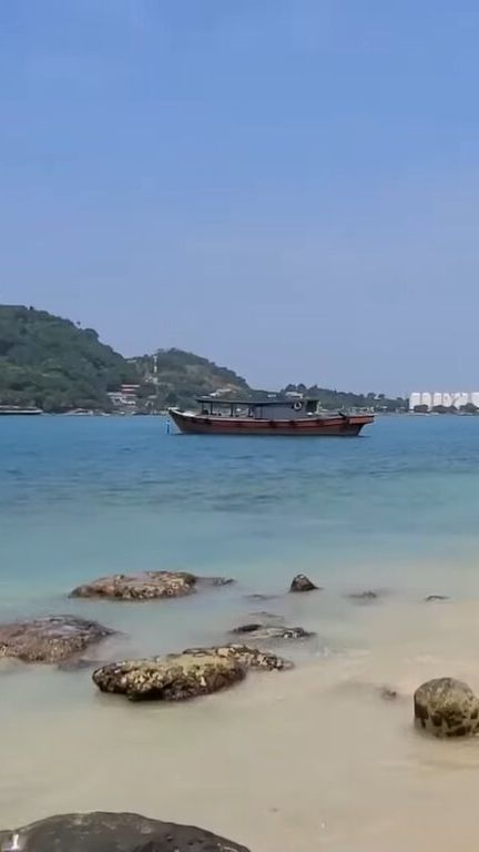 Wisata Murah Meriah ala Pulau Merak Kecil, Hanya Rp17 Ribu dan Dapat Suguhan View Cantik