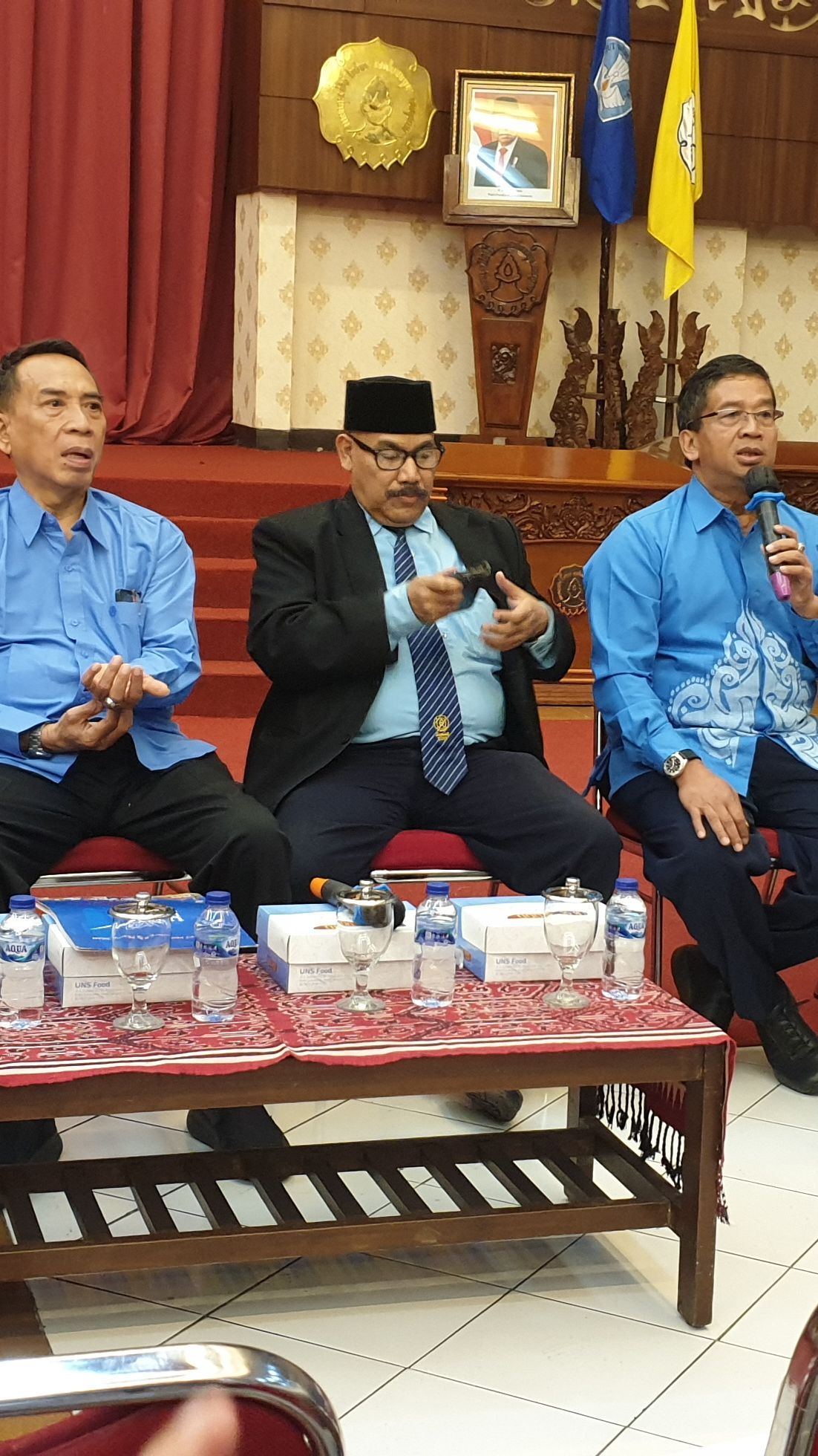 Rektor UNS Datangi Kemendikbud Usai Nadiem Cabut Gelar Guru Besar 2 Profesor, Bahas Apa?