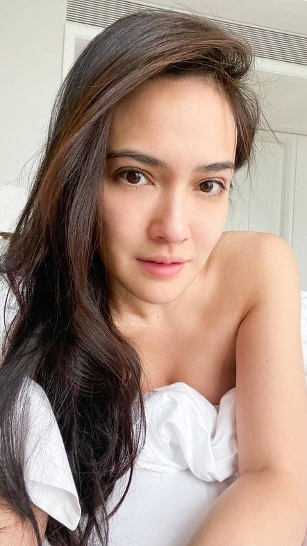 Pose Muka Bantal Tanpa Polesan Makeup Setelah Bangun Tidur, Deretan Potret Shandy Aulia Ini Bikin Terpesona