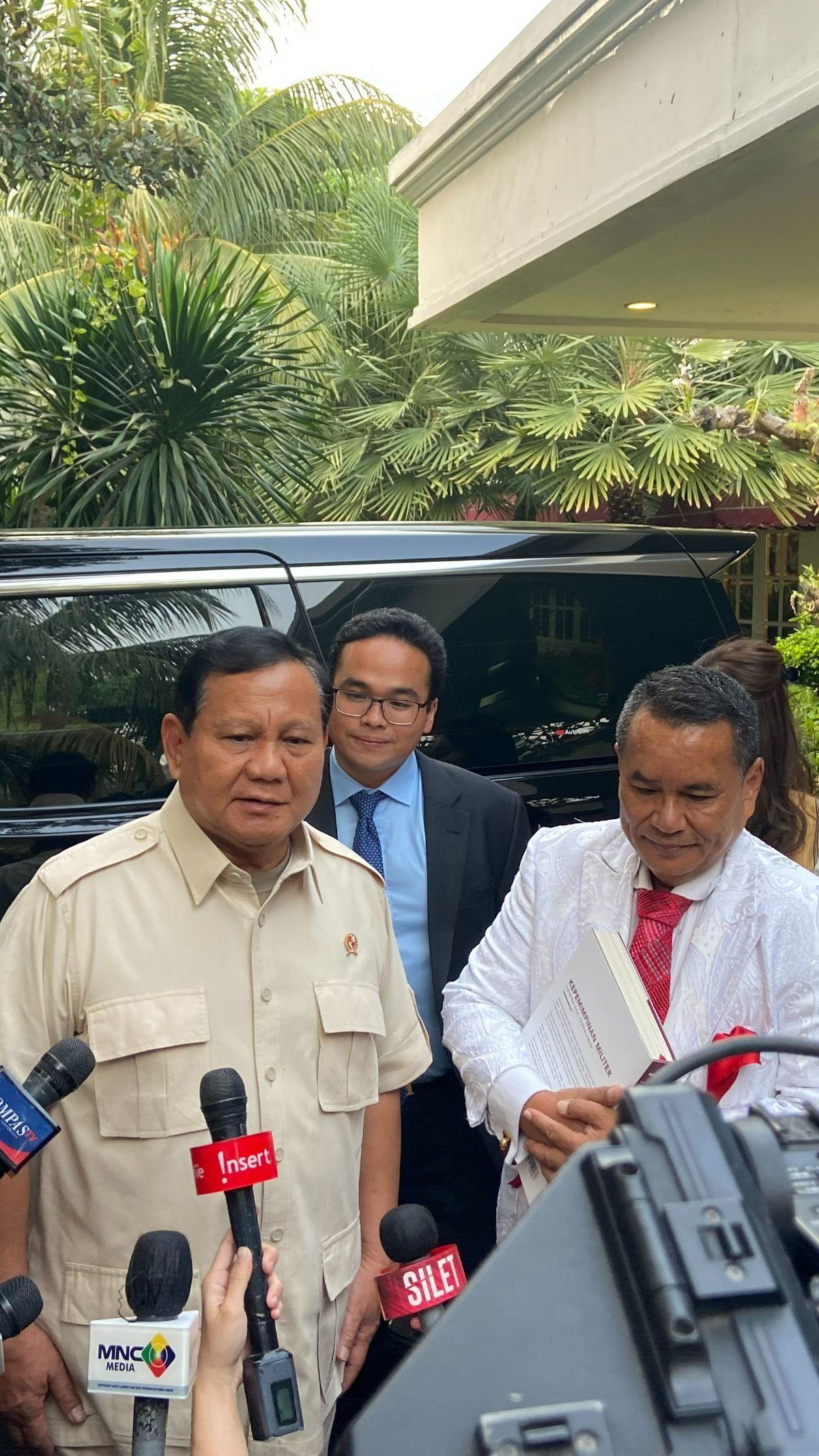 Hotman Paris Merapat ke Kantor Prabowo, Dukung Capres?