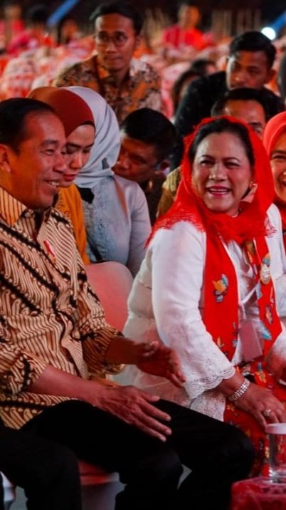 Diinisiasi Iriana Jokowi, Pagelaran Musik Kolosal Angklung Pecahkan Rekor Dunia