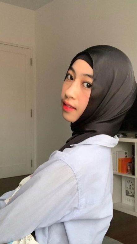 8 Foto Adiba Khanza yang Akan Segera Menikah dengan pemain sepak bola tampan, Ummi Pipik Sebut  persiapan hampir selesai