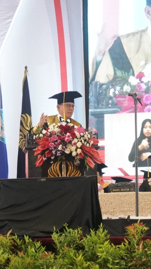 Sekjen Kemenkumham Terima Doktor Honoris Causa dari Universitas Negeri Surabaya