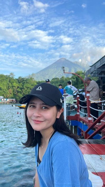 8 Potret Prilly Latuconsina Tampil Tanpa Riasan, Kecantikannya Tetap Alami