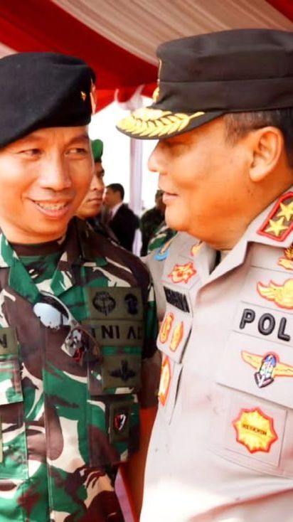 Momen Hangat Jenderal Berdarah Kopassus Ketemu Jenderal Polisi di Pusdik Kopassus, Panggil 'Kakak Asuh'