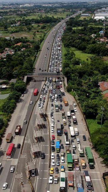 Asap Pembakaran Jerami Pinggir Jalan Tol Bisa Picu Kecelakaan, Bagaimana Solusinya?