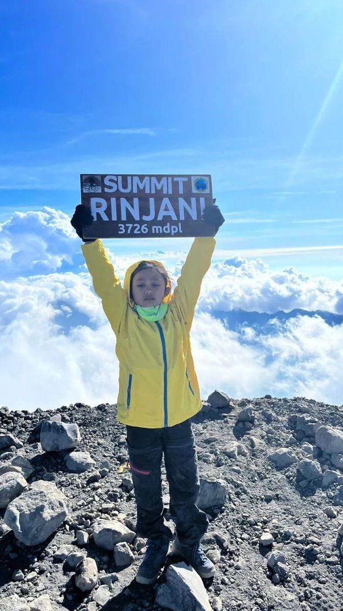 Bocah Kelas 5 SD Ini Berhasil Taklukan Gunung Rinjani, Aksinya Banjir Pujian