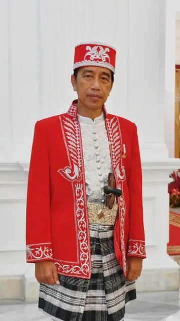 Jokowi Main Tebak-tebakan dengan Netizen Jelang Upacara HUT RI: Saya Kenakan Busana Daerah Mana?