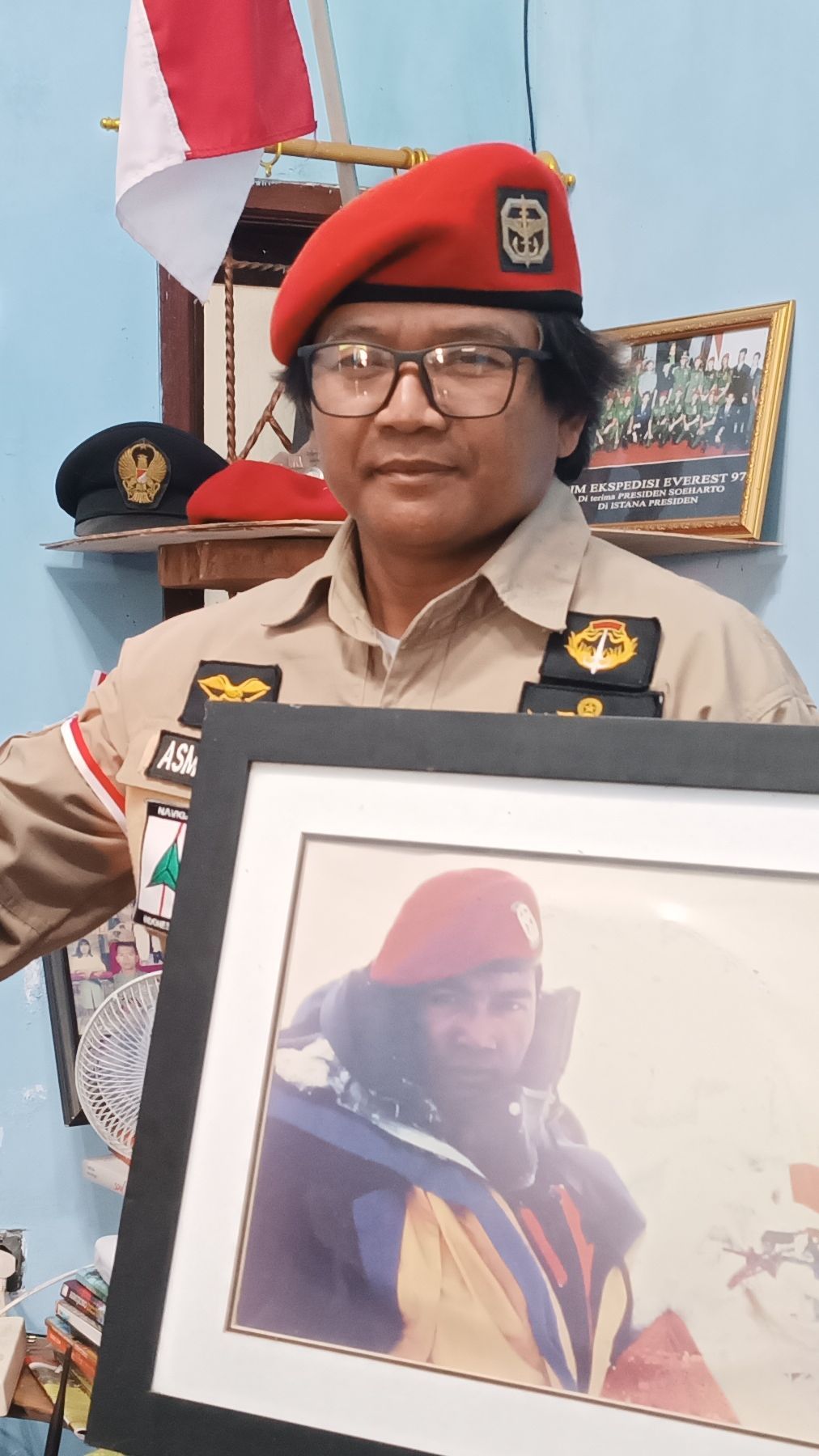 Cerita Heroik Serka (Pur) Asmujiono, Anak Buah Prabowo Kibarkan Merah Putih di Puncak Everest