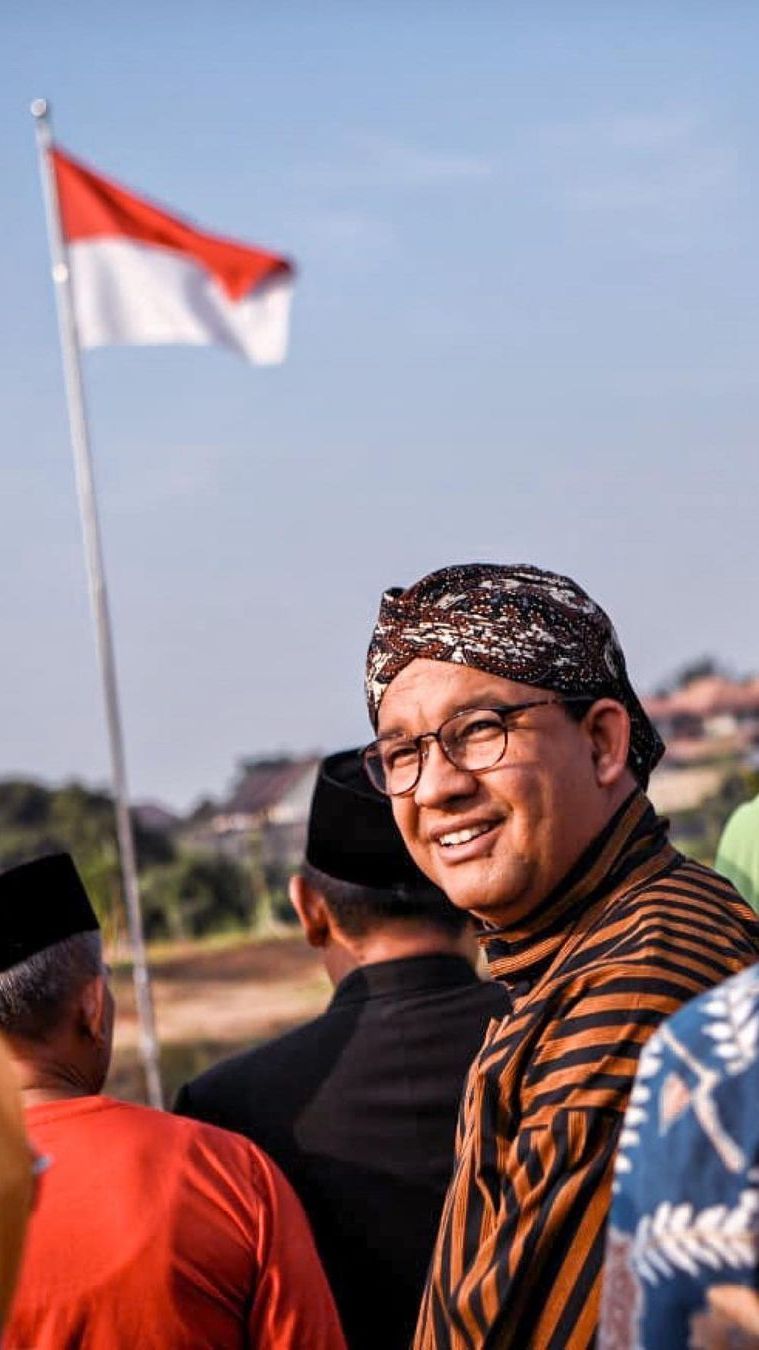 Momen Pak RT Pukul KO Anies Baswedan Hingga Nyebur ke Sungai, Bikin Warga yang Lihat Ngakak