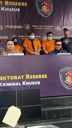 Polda Metro Bebaskan Pembuat Hoaks Polisi Bawa Pulang Baju Bekas Sitaan