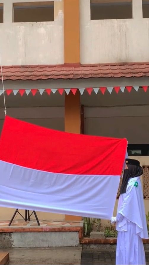 Potret Aksi Paskibra Bercadar di Tasikmalaya, Pasukannya Perempuan Semua