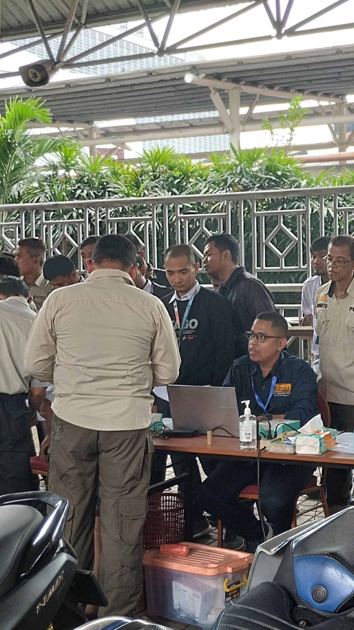 Aturan Baru, ASN & Non-ASN Dilarang Bawa Kendaraan Masuk Gedung DPRD DKI Tiap Hari Rabu