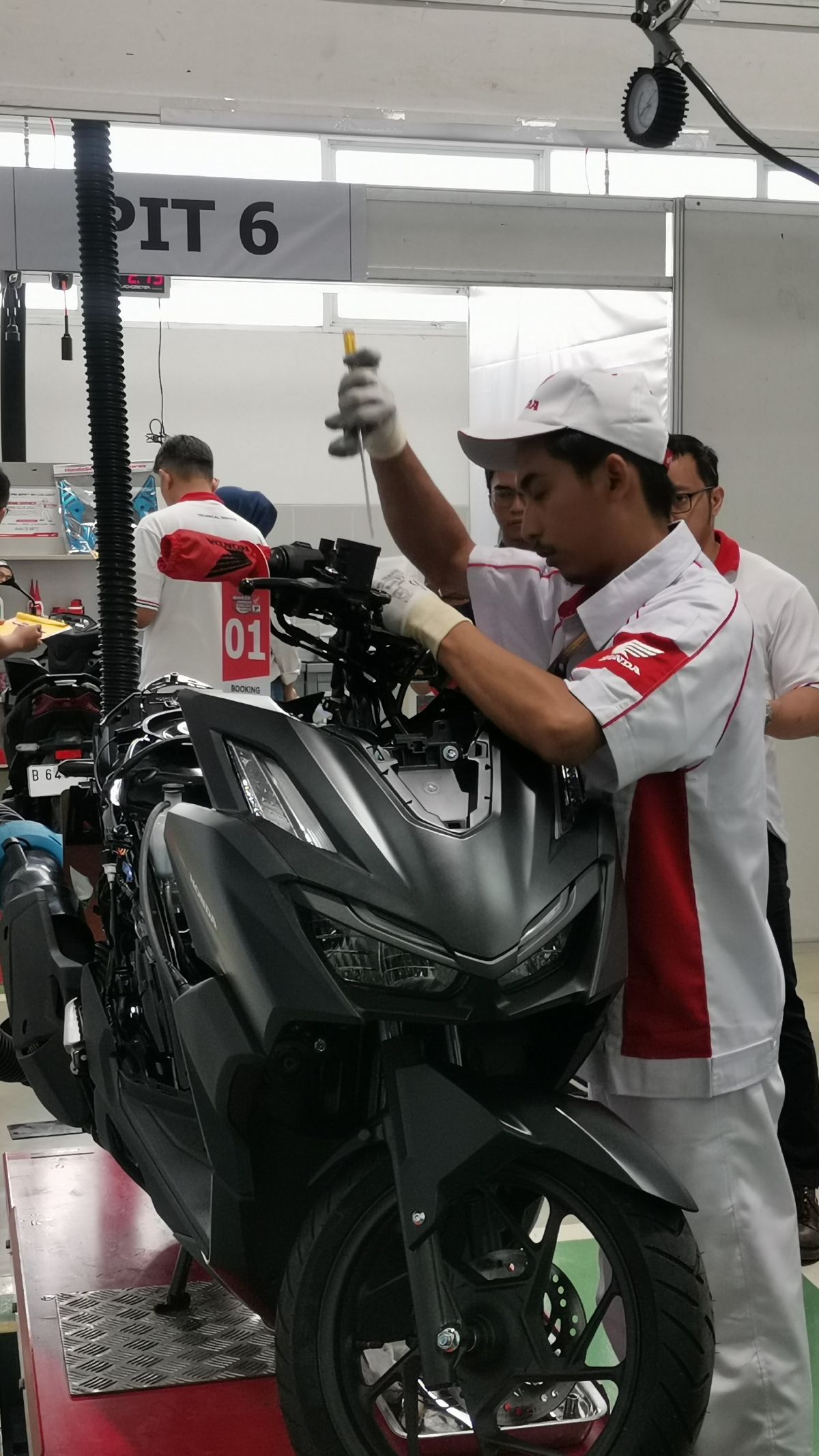 Honda Gelar Lomba Adu Mekanik untuk Teknisi Bengkel AHASS, Berhadiah Motor Vario 160