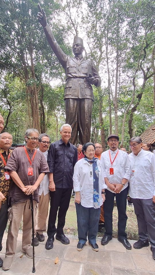 Momen Megawati Cari Ganjar Pranowo di Acara Peresmian Patung Bung Karno