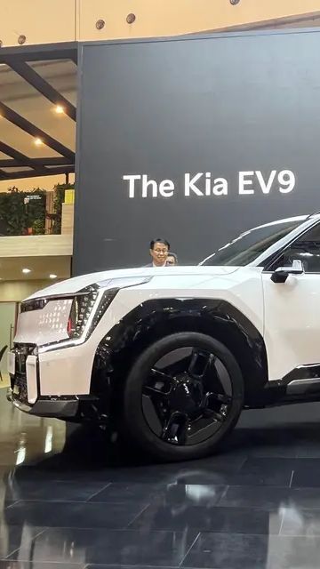 Harganya Nyaris Rp 2 Miliar, Mobil Listrik Kia EV9 GT-Line Laris di GIIAS 2023