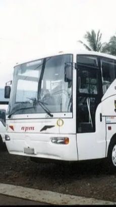 Catat! Sandi Bus Malam dengan Lampu Sein, Jangan Asal Menyalip