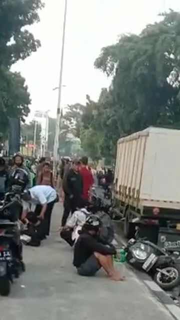 Tak Jera, Kini Pemotor Nekat Lawan Arah di Tengah Padatnya Lalu Lintas Jl Cideng Raya