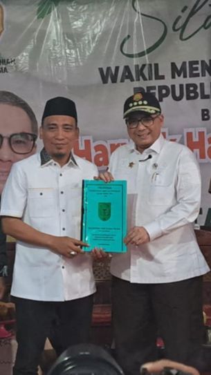 Wamentan Dorong Inovasi dan Hilirisasi Komoditas Kelapa di Indragiri Hilir