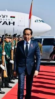 VIDEO: Jokowi Pulang dari Afrika Bawa 'Oleh-Oleh' Air, Ada Apa?