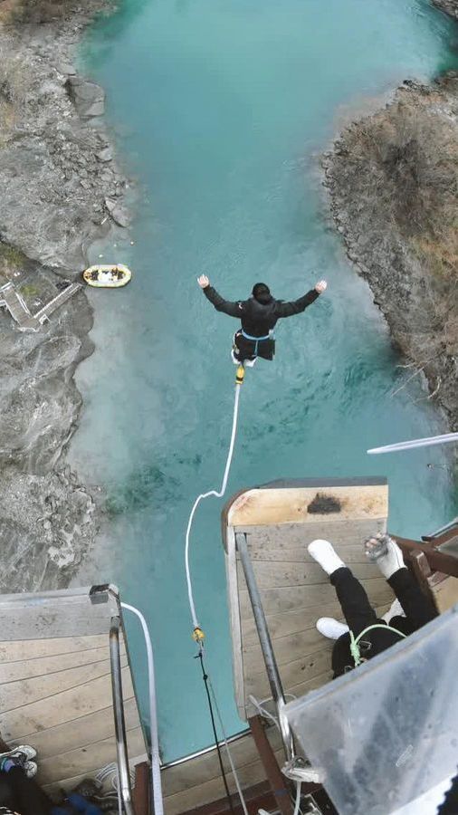 10 Momen Menegangkan Naysilla Mirdad 'Bungee Jumping' Terjun dari Atas Jembatan di Selandia Baru, Netizen: Gila Pemberani Banget!