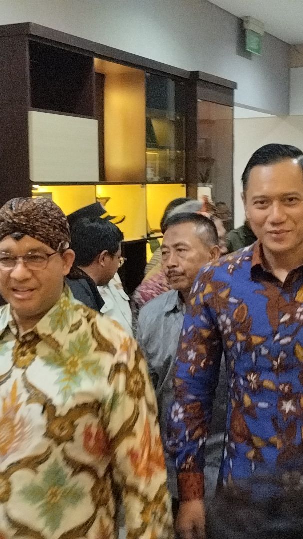 'Mesranya' Anies-AHY Datang ke Kantor PKS, Enggak Berhenti Tebar Senyum