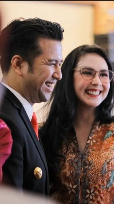 Kencan Tengah Malam Ala Wagub Ganteng dengan Istrinya yang Cantik, Makannya Mi Rebus sama Teh Manis