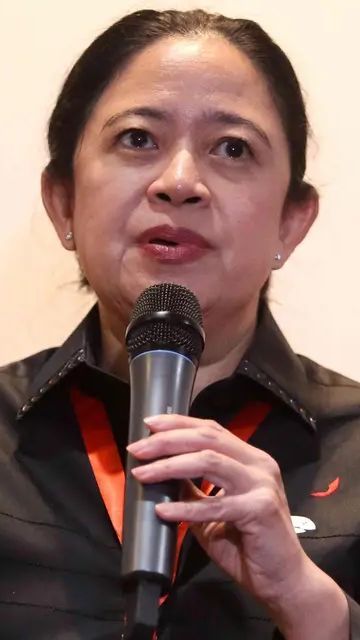 VIDEO: Puan Maharani Panggil Ganjar 'Presiden Rakyat Indonesia', Pegang Tongkat Komando Soekarno