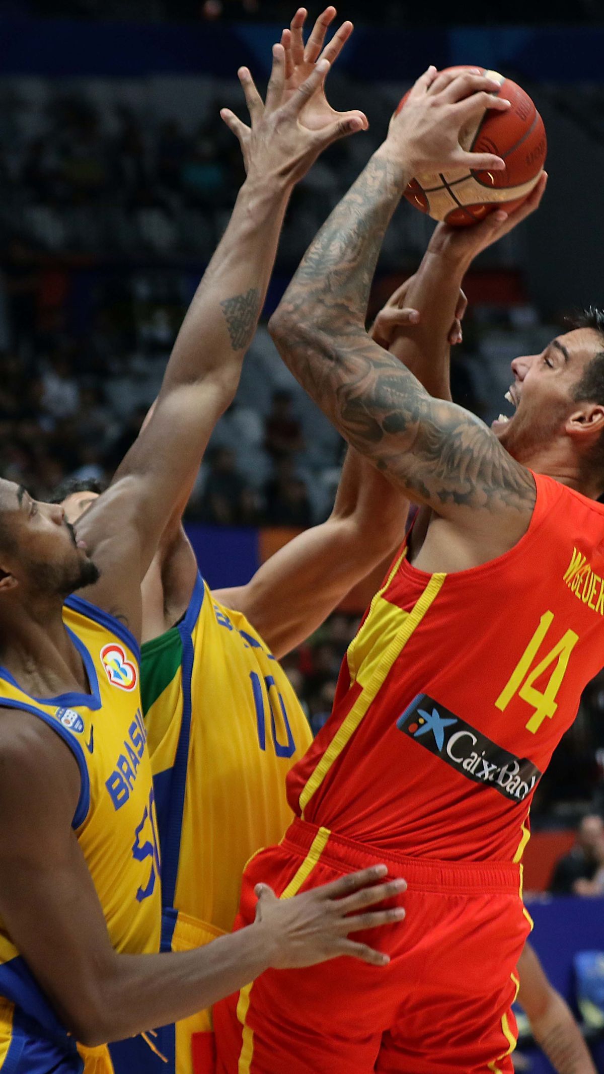 FOTO: Sengit, Spanyol Pimpin Klasemen Grup G Piala Dunia FIBA 2023 Usai Tekuk Brasil 96-78