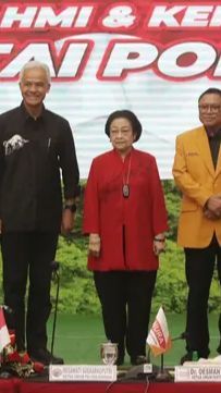 VIDEO: Tawa Gurih Ganjar Dapat Pantun dari Hasto saat Kerja Sama PDIP & Hanura