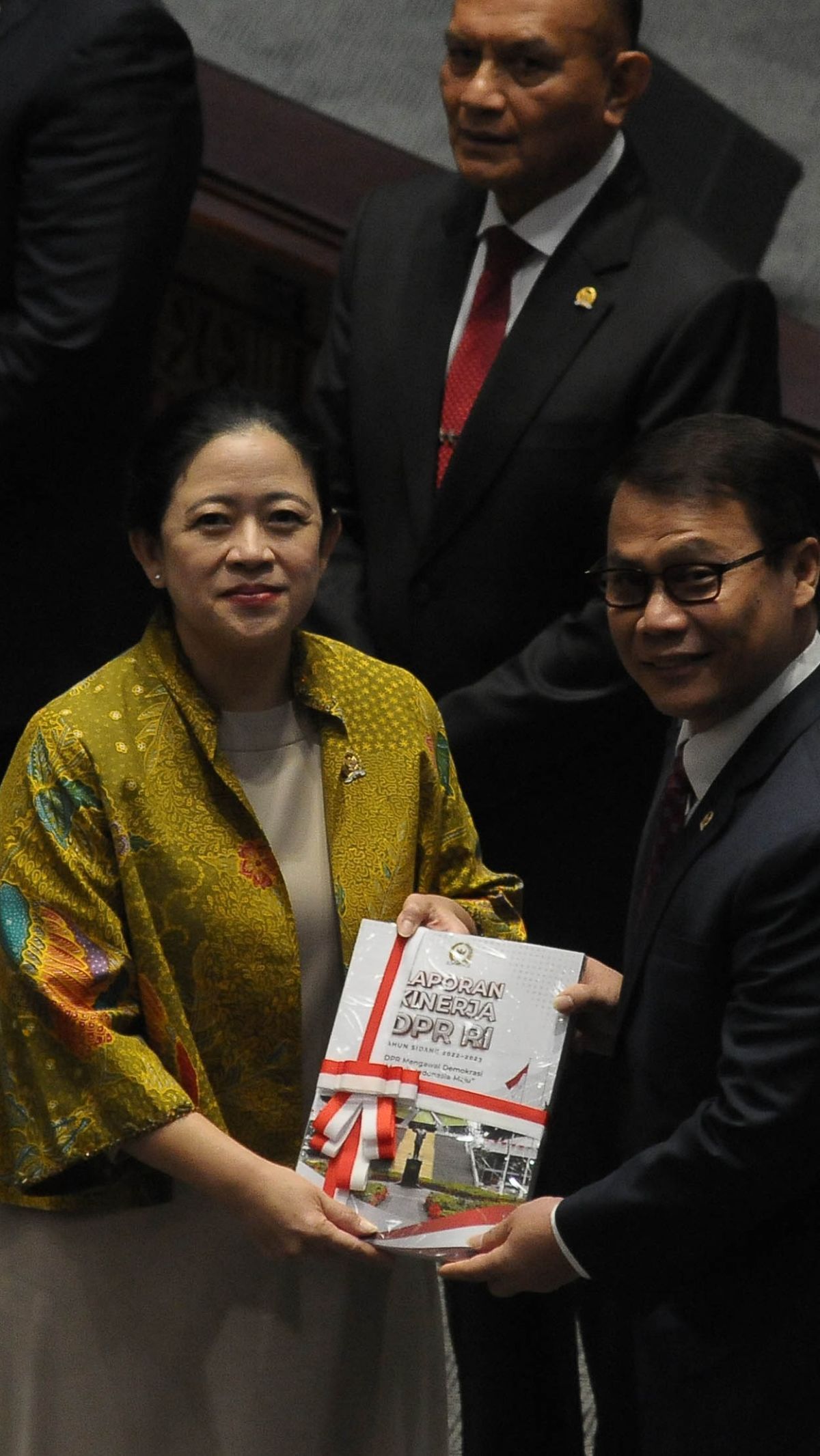 FOTO: Rapat Paripurna Rayakan HUT ke-78 DPR RI, Puan Maharani Tampil Berbatik Kuning Emas