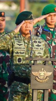 Jabatan Mentereng dengan Empat Bintang di Pundak, Jenderal TNI Santai Sruput 'Starling'