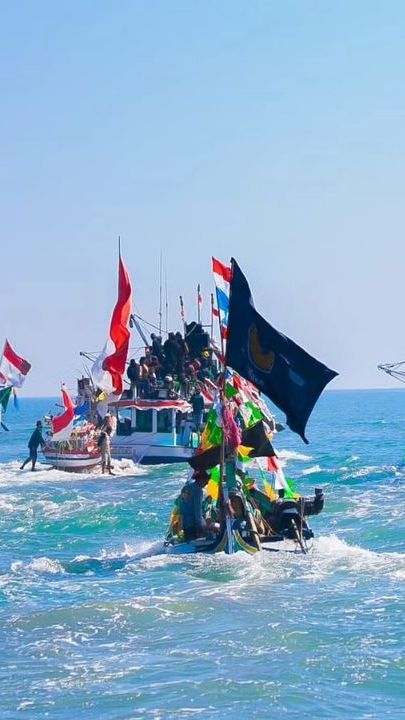 Potret Kemeriahan Tradisi Petik Laut Probolinggo, Dihadiri Ribuan Orang