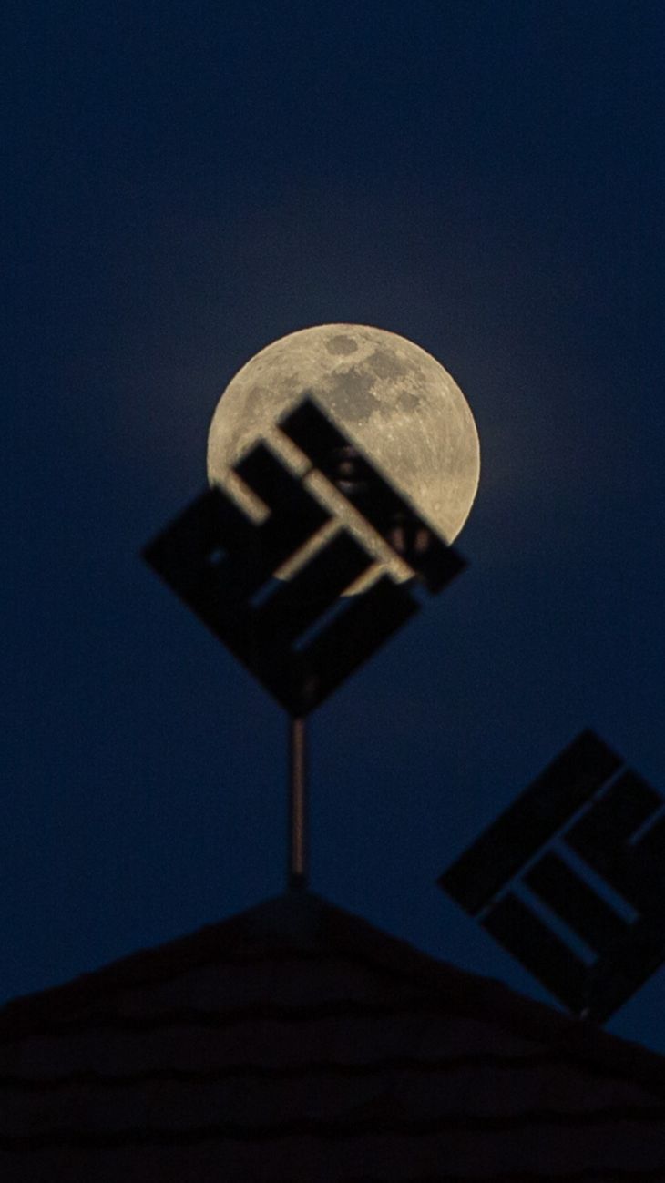 FOTO: Fenomena Super Blue Moon Hiasi Langit Jakarta, Beginilah Penampakan Langkanya