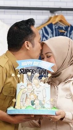 8 Foto Romantis Denny Cagur Bersama Sang Istri di Ulang Tahun Ke-46