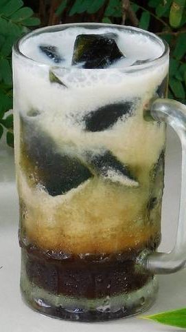 Menikmati Kesegaran Aia Aka, Minuman Penuh Khasiat dari Tanah Minang