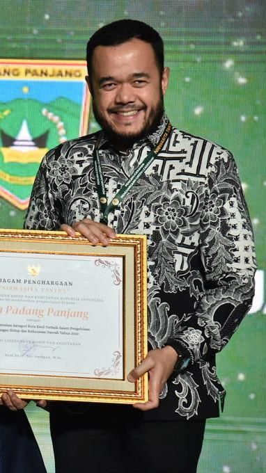 Berturut-turut, Wako Fadly Amran Terima Penghargaan Nirwasita Tantra Dua Kategori