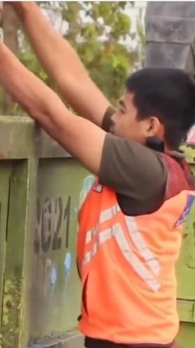 Petugas Sampah Lulus Jadi Polisi, Cita-citanya Mulia Jadi Tulang Punggung Gantikan Almarhum Ayahnya