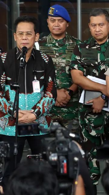 Potret KPK-TNI Akur, 7 Jam Geledah Kantor Basarnas Bareng-Bareng Bawa 2 Boks & 1 Koper