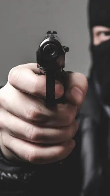 Polisi Buru Pencuri yang Todongkan Pistol ke Satpam SD di Cengkareng