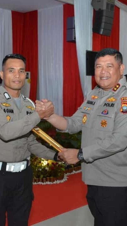 Juara Lari di Kanada Anggota Polri Bripka Desjan Siallagan Punya Jejak Keren, Sampai Salam Komando dengan Jenderal